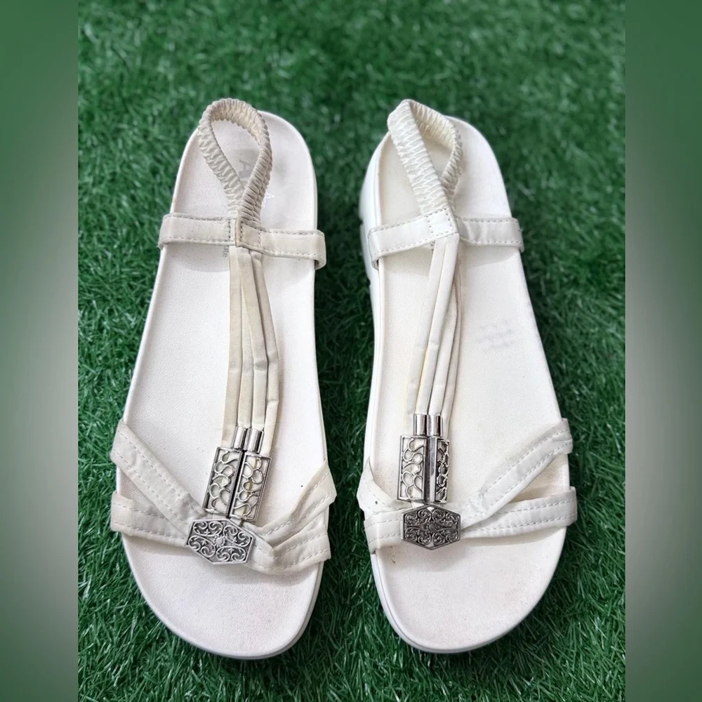 Alegria Roz White‎ Size 40